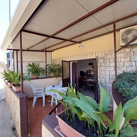 Apartment Mara Porec Exterior photo