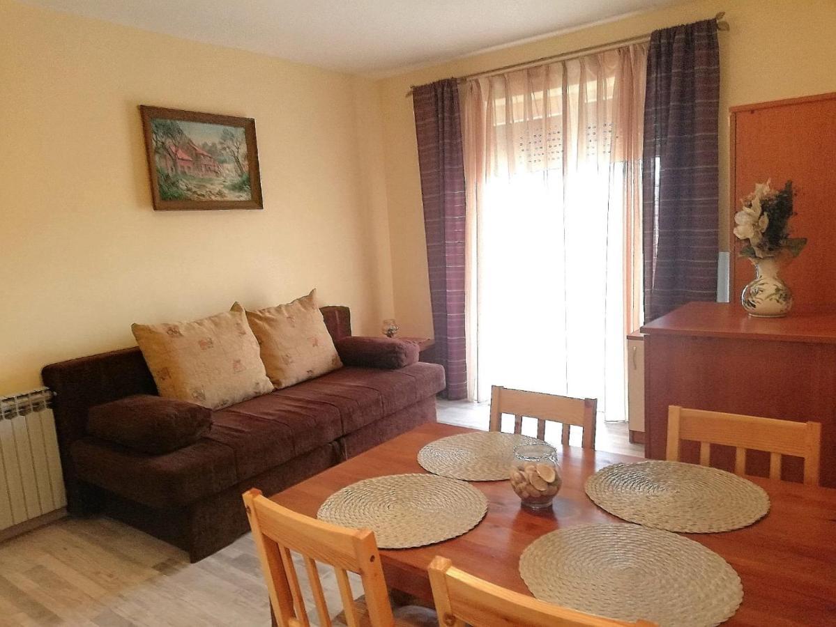 Apartment Mara Porec Exterior photo