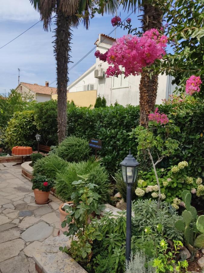 Apartment Mara Porec Exterior photo