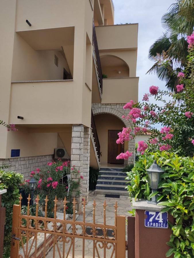 Apartment Mara Porec Exterior photo