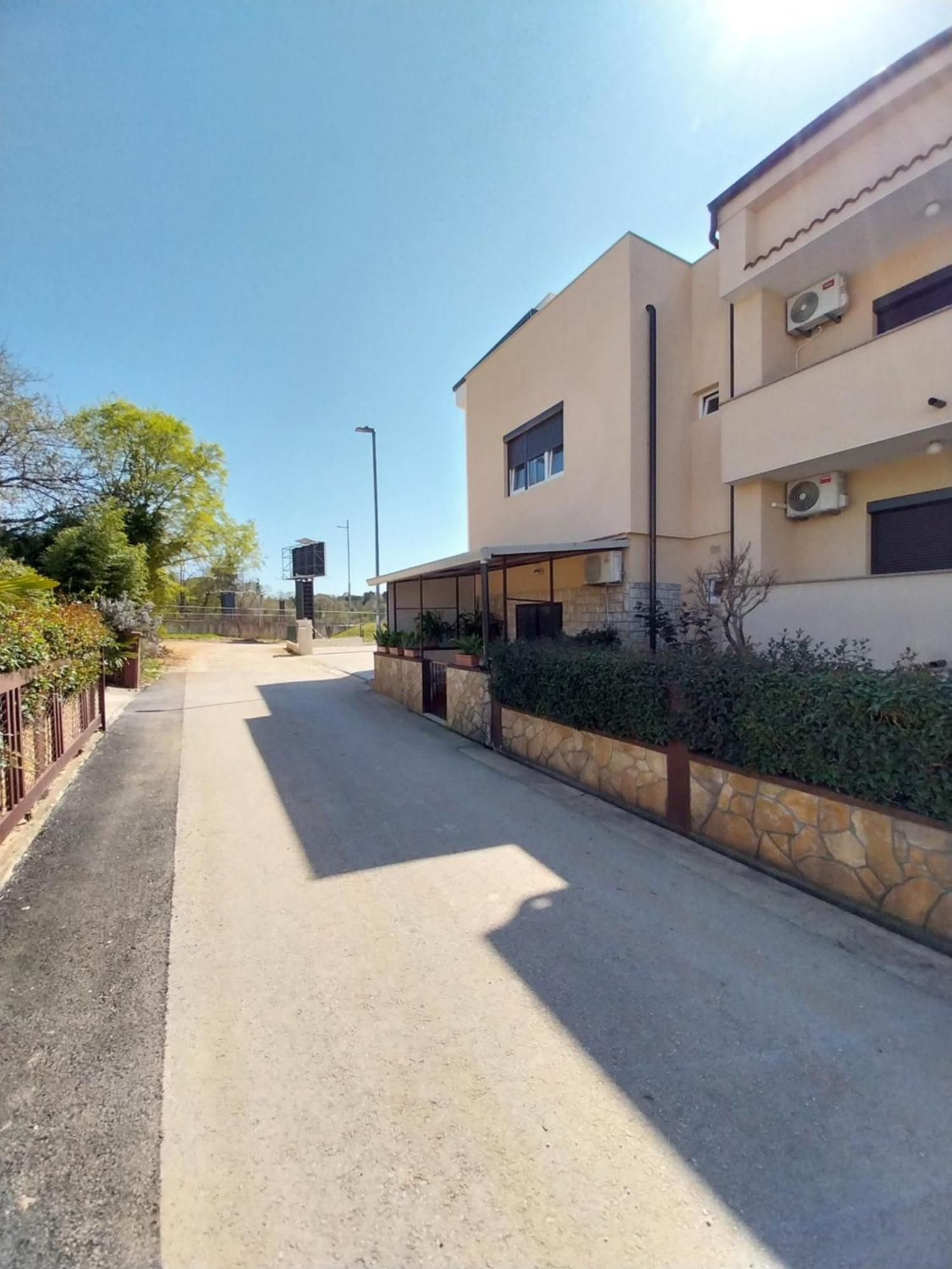Apartment Mara Porec Exterior photo