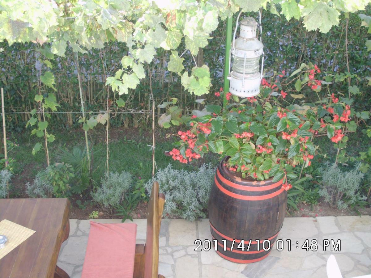 Apartment Mara Porec Exterior photo