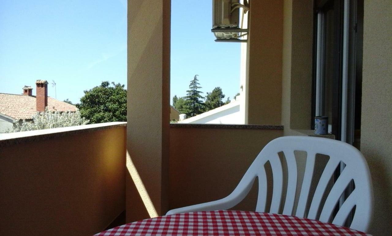Apartment Mara Porec Exterior photo