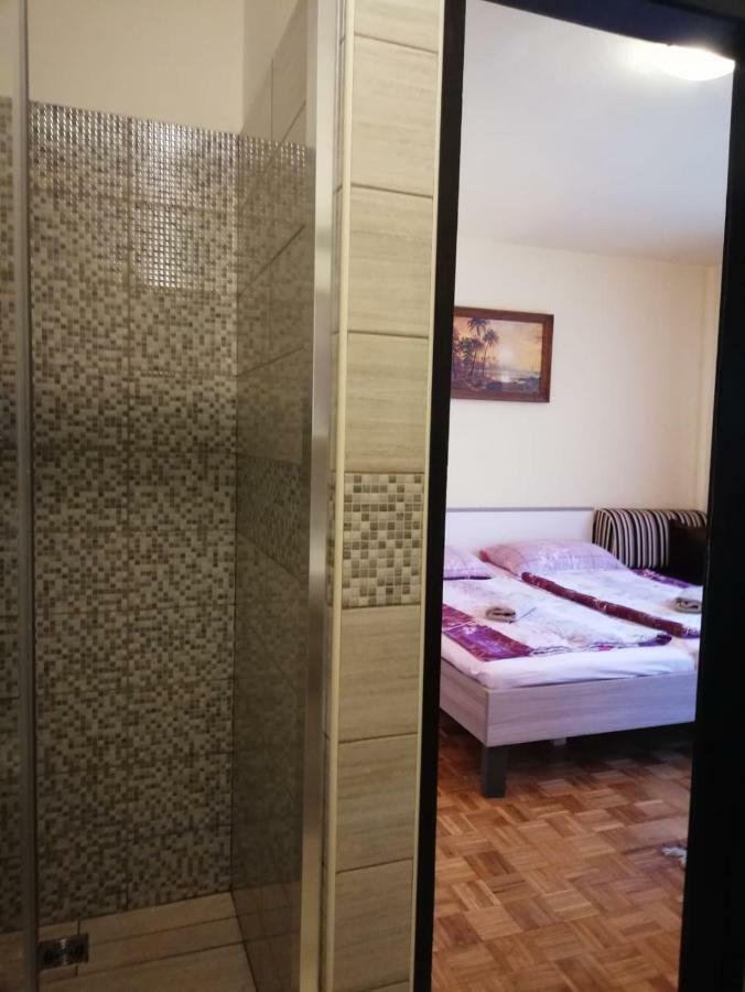 Apartment Mara Porec Exterior photo